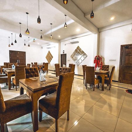 Hotel Northway Vavuniya Екстер'єр фото