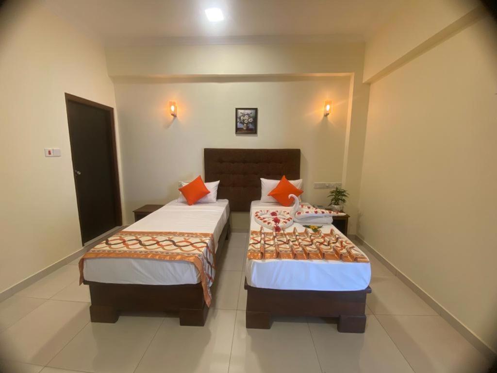 Hotel Northway Vavuniya Екстер'єр фото