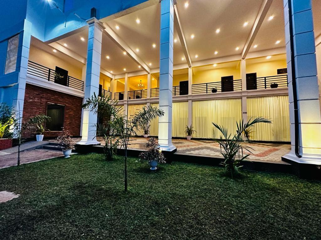Hotel Northway Vavuniya Екстер'єр фото