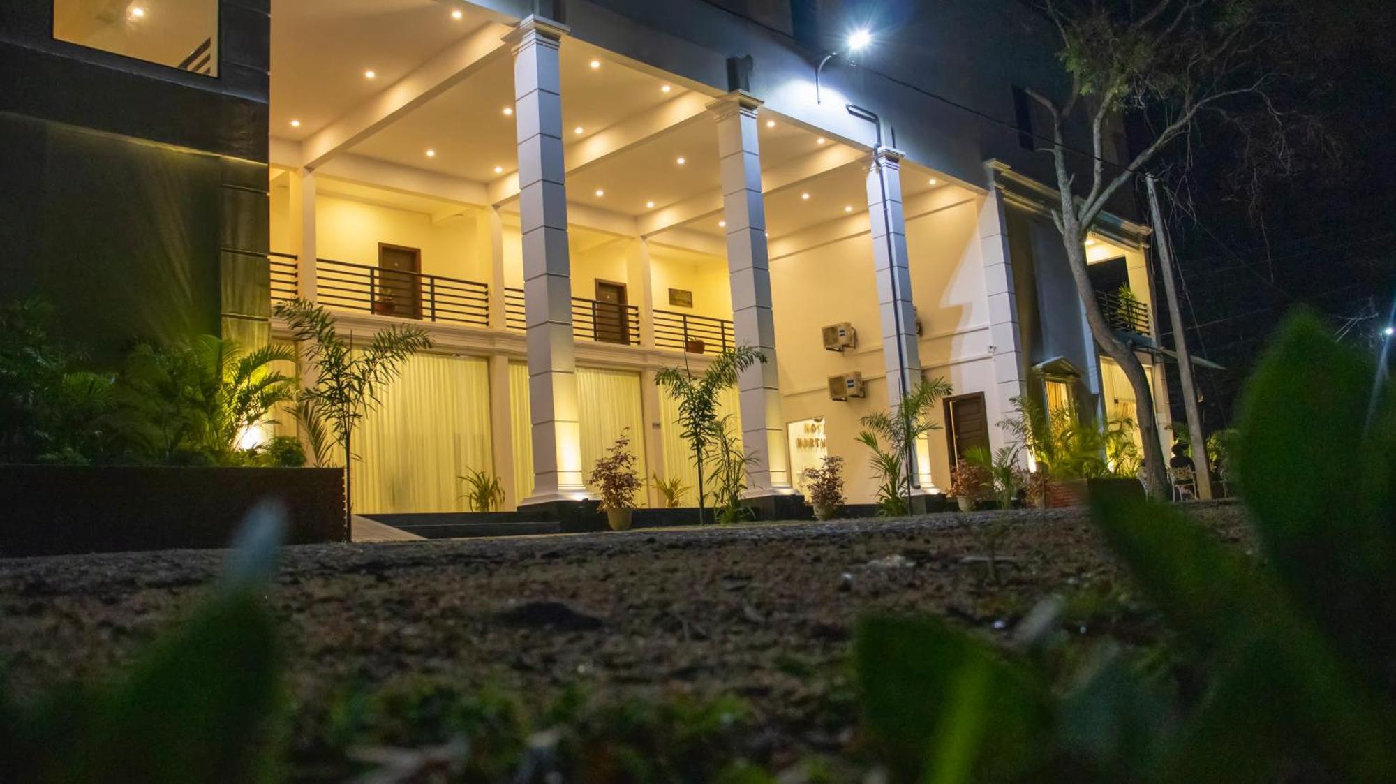 Hotel Northway Vavuniya Екстер'єр фото