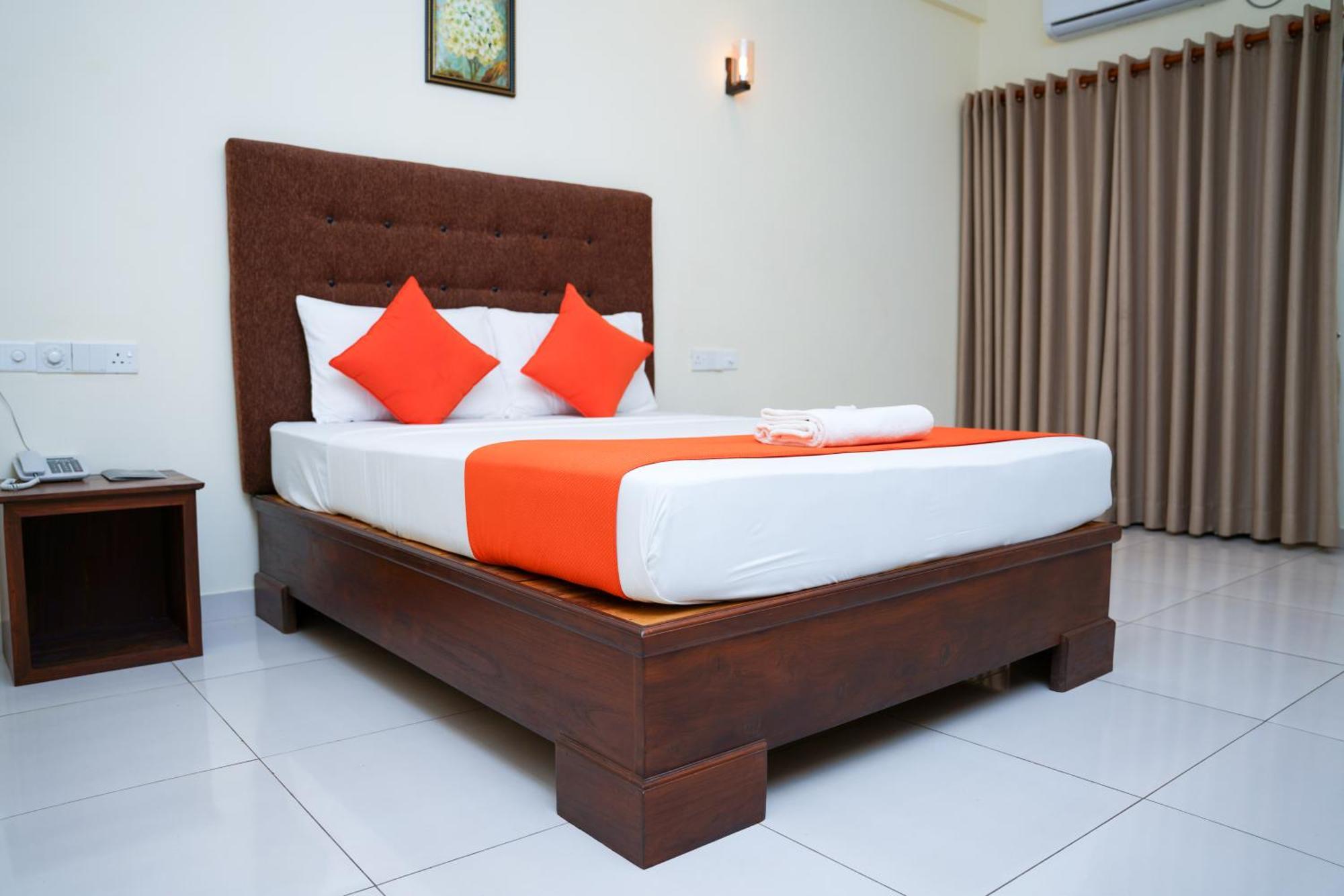 Hotel Northway Vavuniya Екстер'єр фото